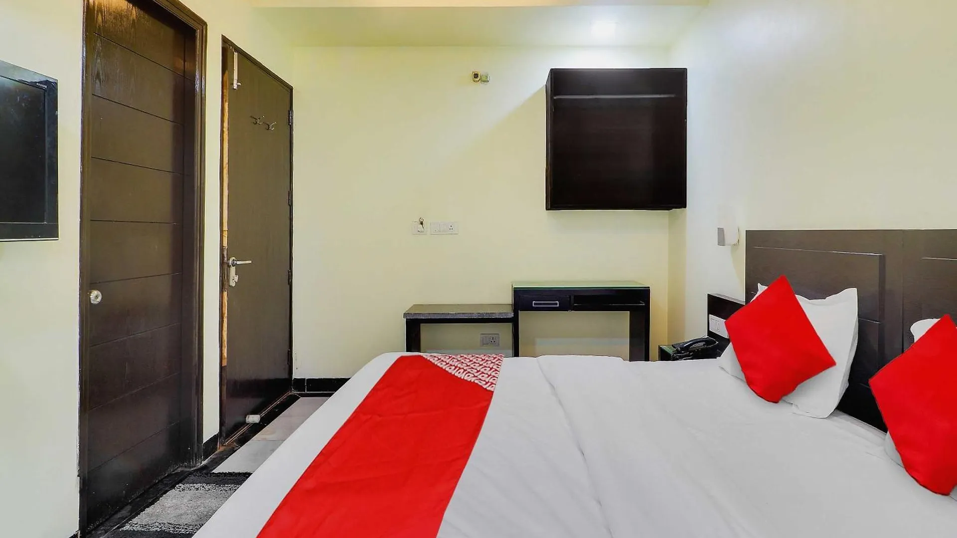 ****  Oyo Flagship Hotel Rudra Palace Agra  India