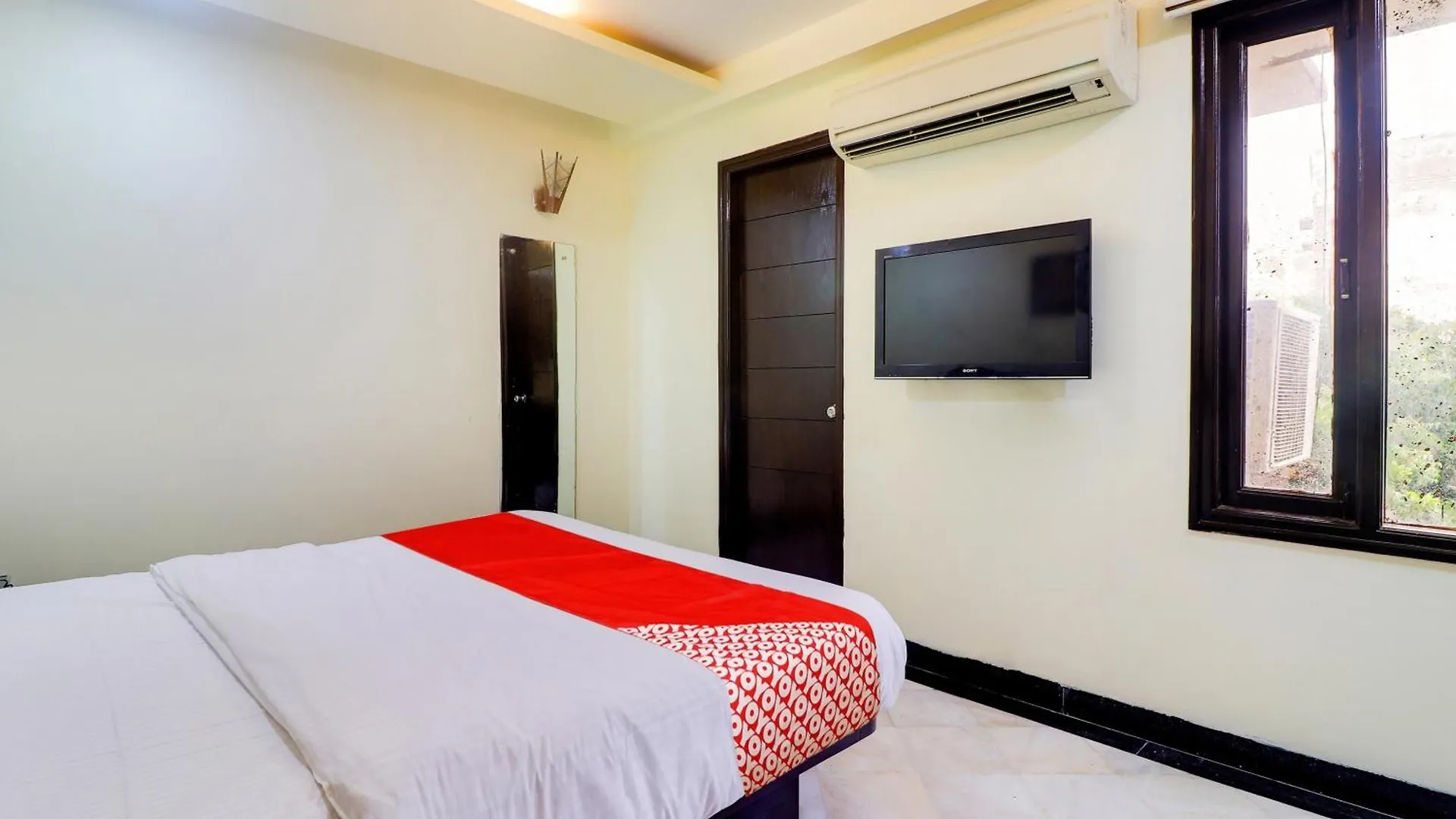 Oyo Flagship Hotel Rudra Palace Agra  4*, Agra (Uttar Pradesh) India