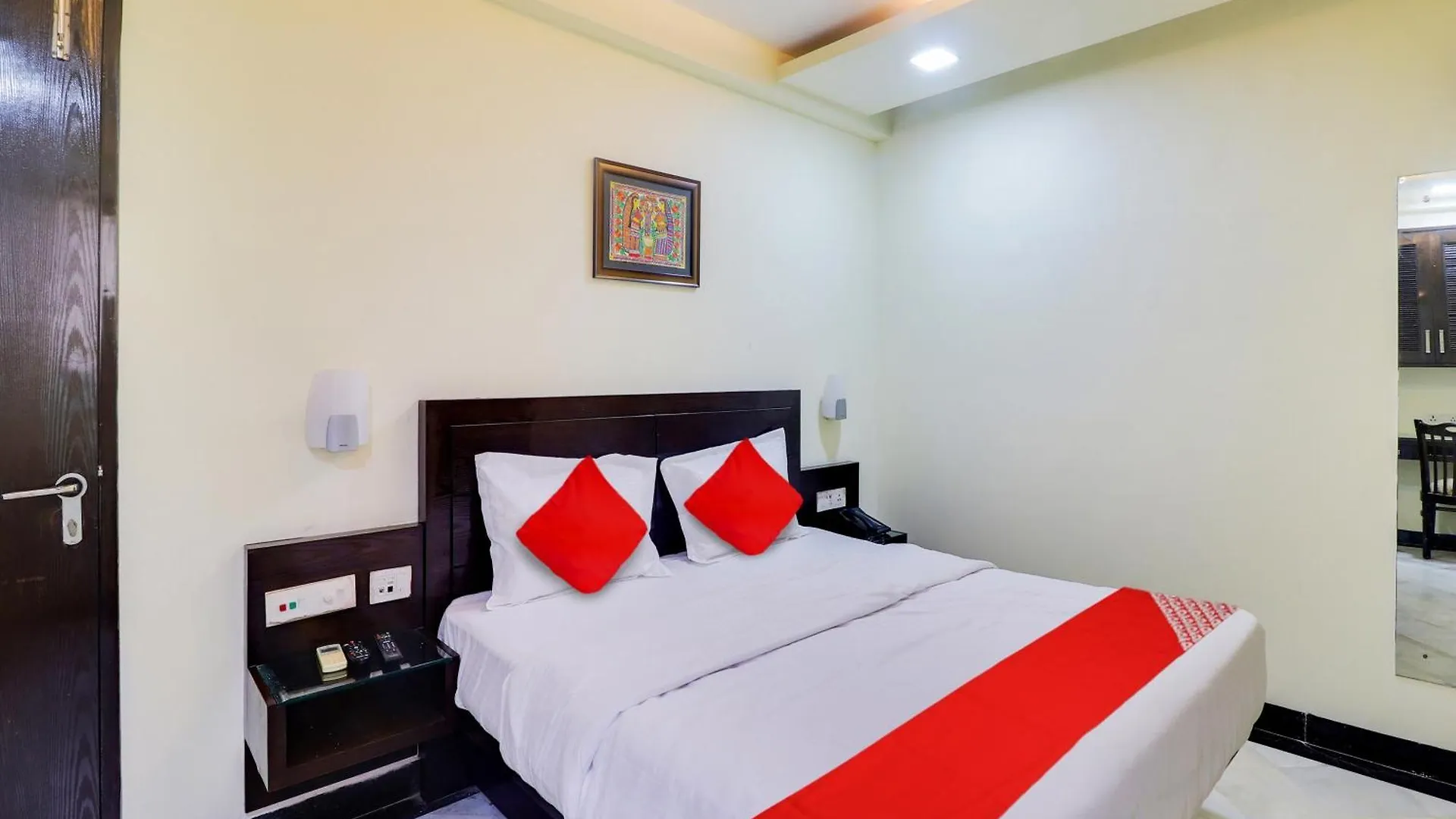 Oyo Flagship Hotel Rudra Palace Agra  India