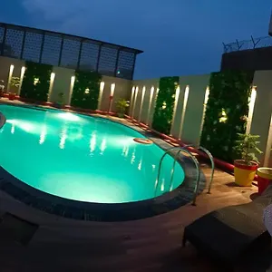 4* Отель Surasena Regal Vista