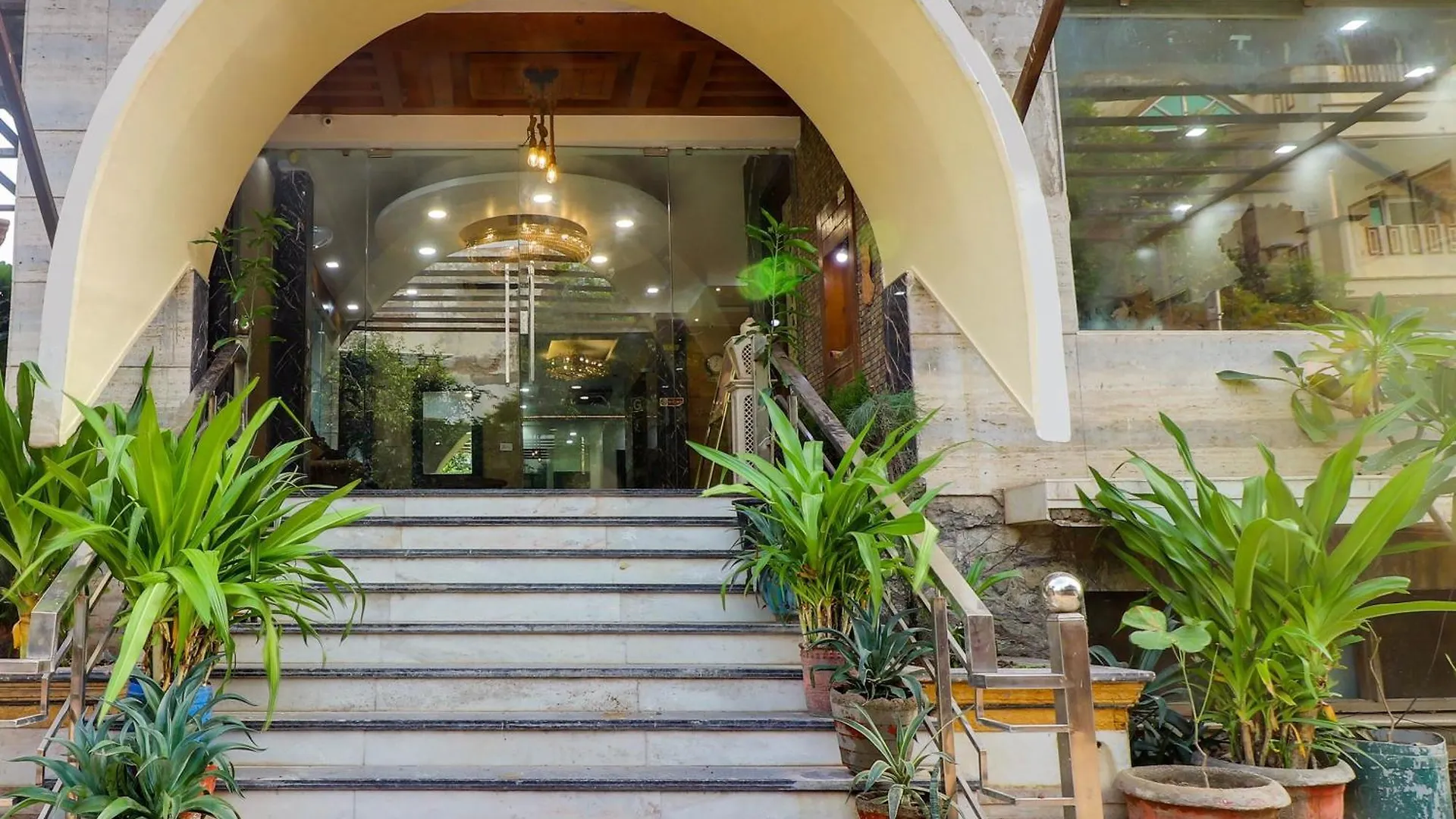 Oyo Flagship Hotel Rudra Palace Agra   Agra (Uttar Pradesh)