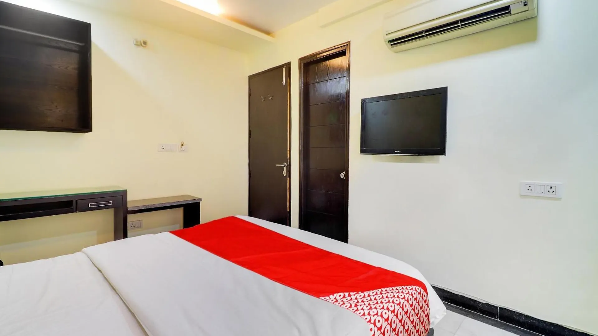 ****  Oyo Flagship Hotel Rudra Palace Agra  India